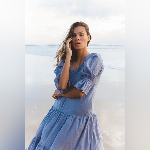 Sahana Gown - Picture 4 of 6